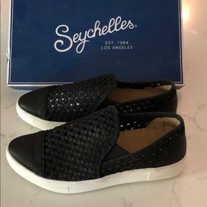 Seychelles black leather crochet shoes